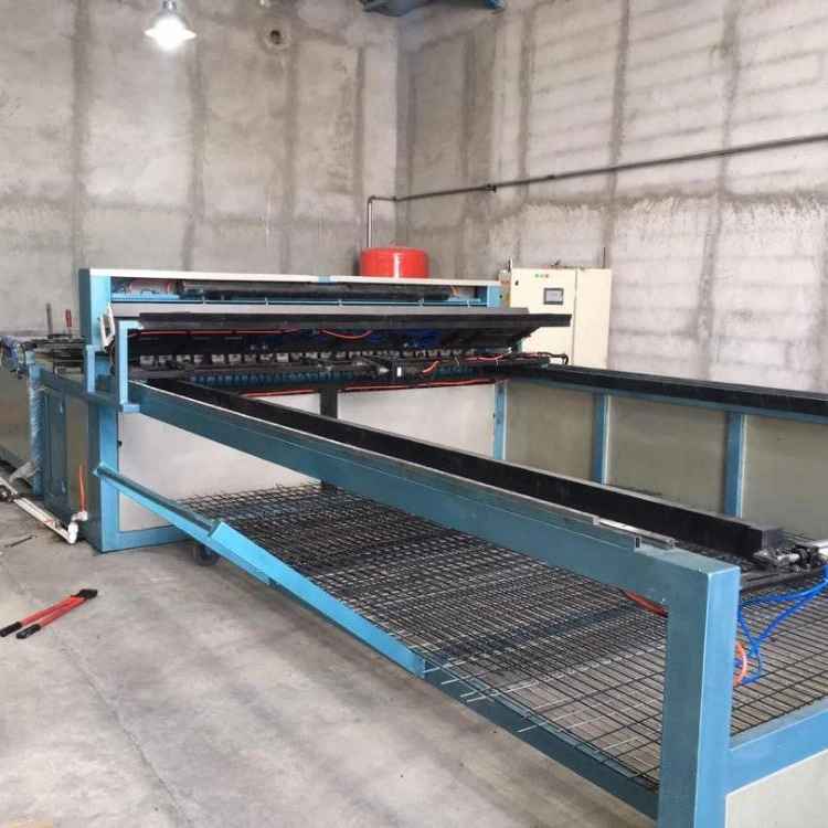 دستگاه مش باف توری حصاری